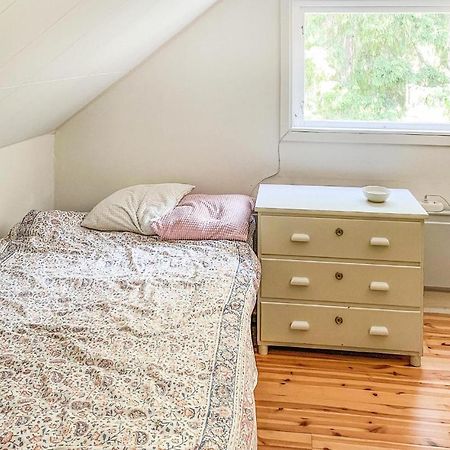 Cozy Home In Oerebro With Wifi Luaran gambar