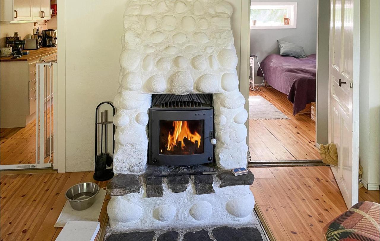 Cozy Home In Oerebro With Wifi Luaran gambar